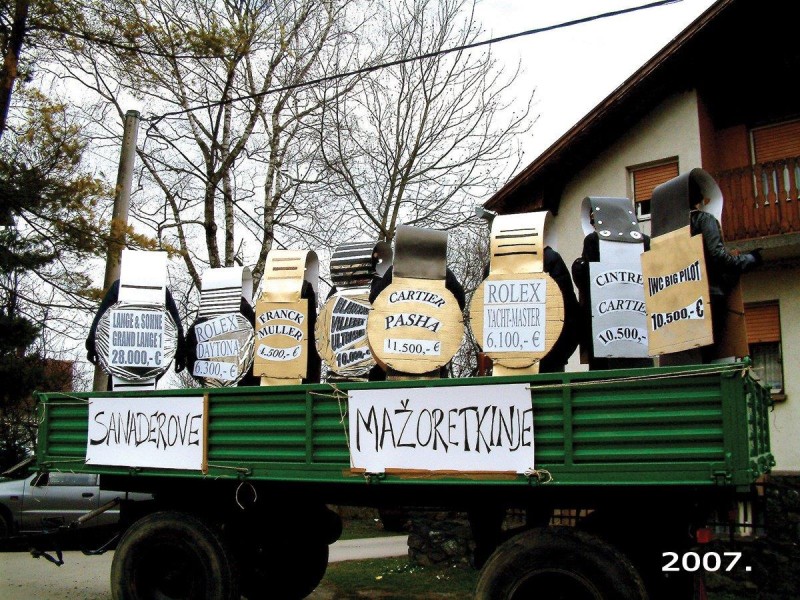 foto/2007 sanaderove mazoretkinje