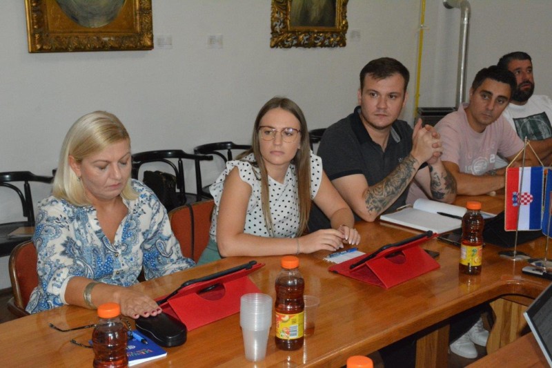foto/2_sj_ova_-1-_12.9.2025-L1HFD0X4IB2N7QPJFKTK