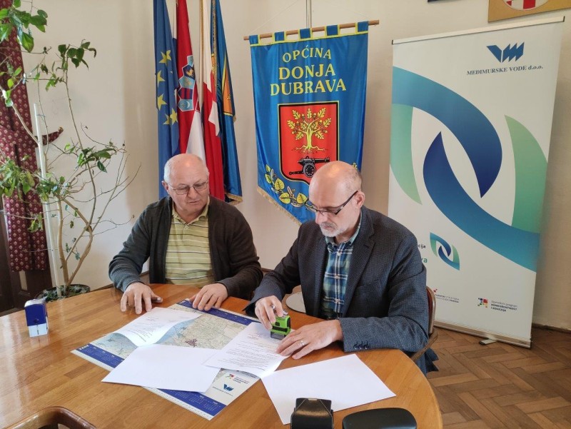 foto/Potpisivanje_ugovora_2_14.4.2022-GJNRT9FX0W2H3M7CX5QN